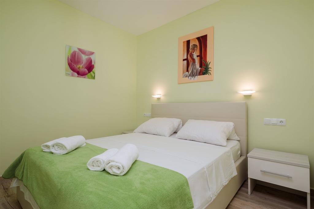 Apartments And Room Alen Duce Ngoại thất bức ảnh