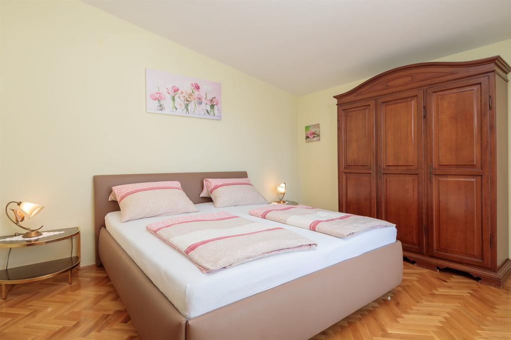 Apartments And Room Alen Duce Ngoại thất bức ảnh